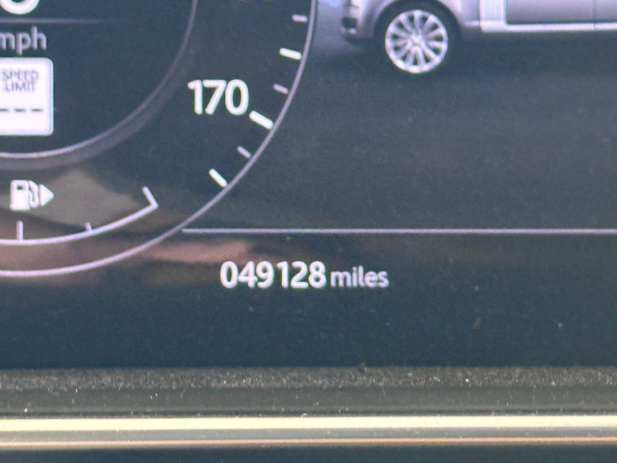 Used 2020 Land Rover Range Rover HSE image 18
