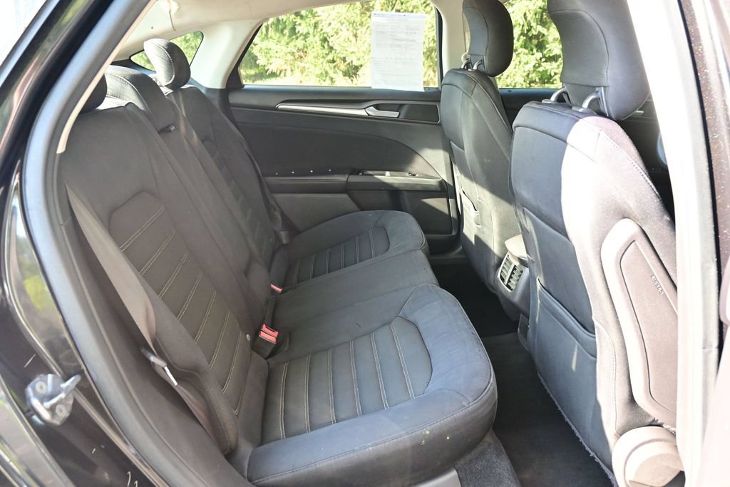 Used 2013 Ford Fusion SE FWD image 23