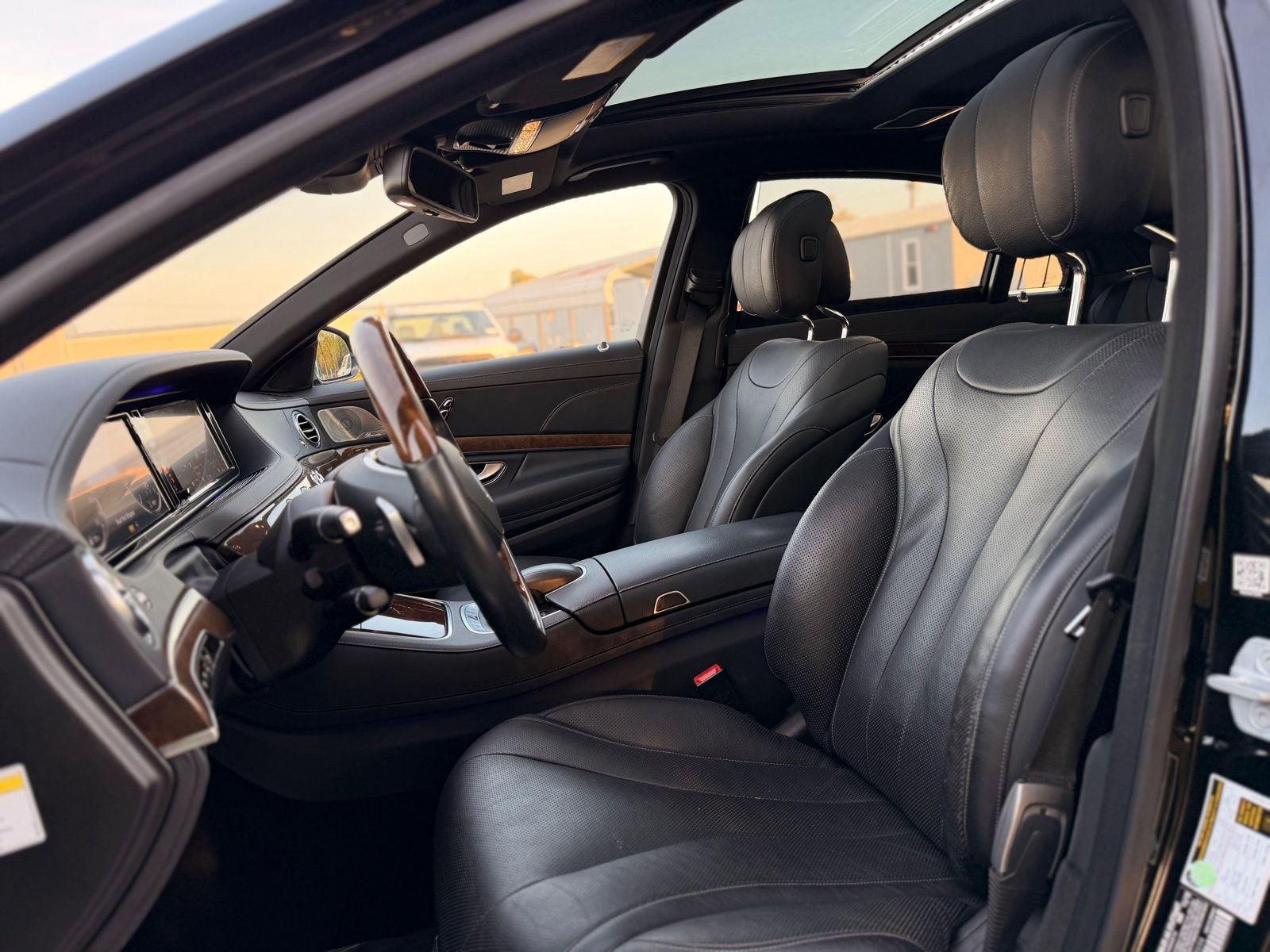 Used 2014 Mercedes-Benz S 550 Sedan w/ Sport Package w/ Sport Package image 20