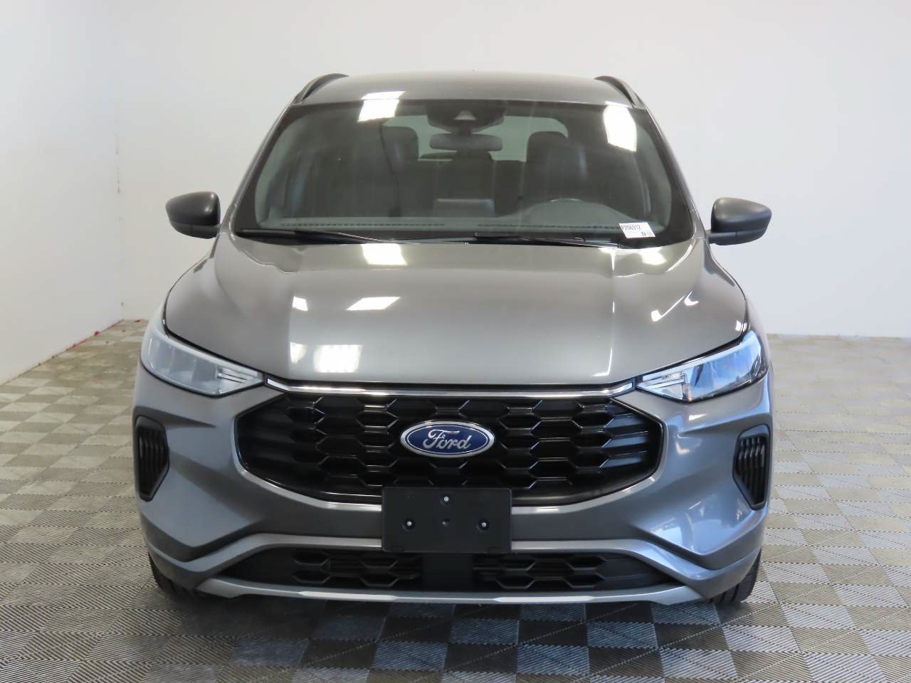 Used 2024 Ford Escape ST-Line w/ Cold Weather Package FWD image 2