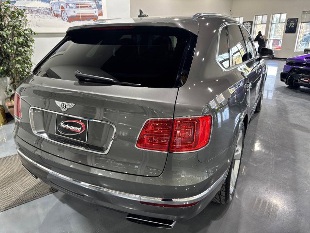 Used 2017 Bentley Bentayga image 45
