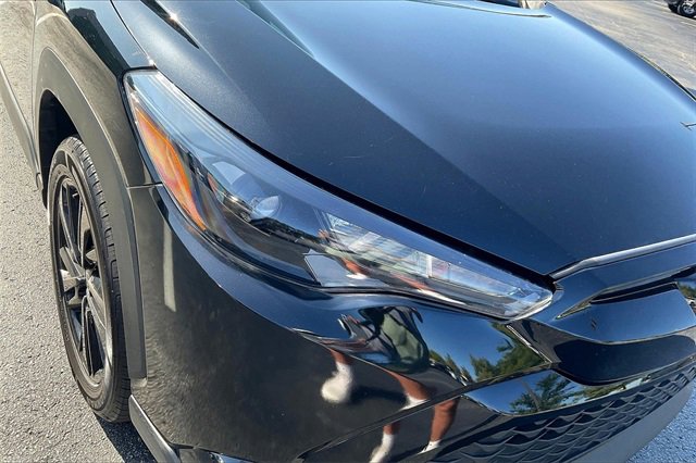 Used 2024 Toyota Corolla Cross AWD Hybrid w/ Moonroof Package image 29