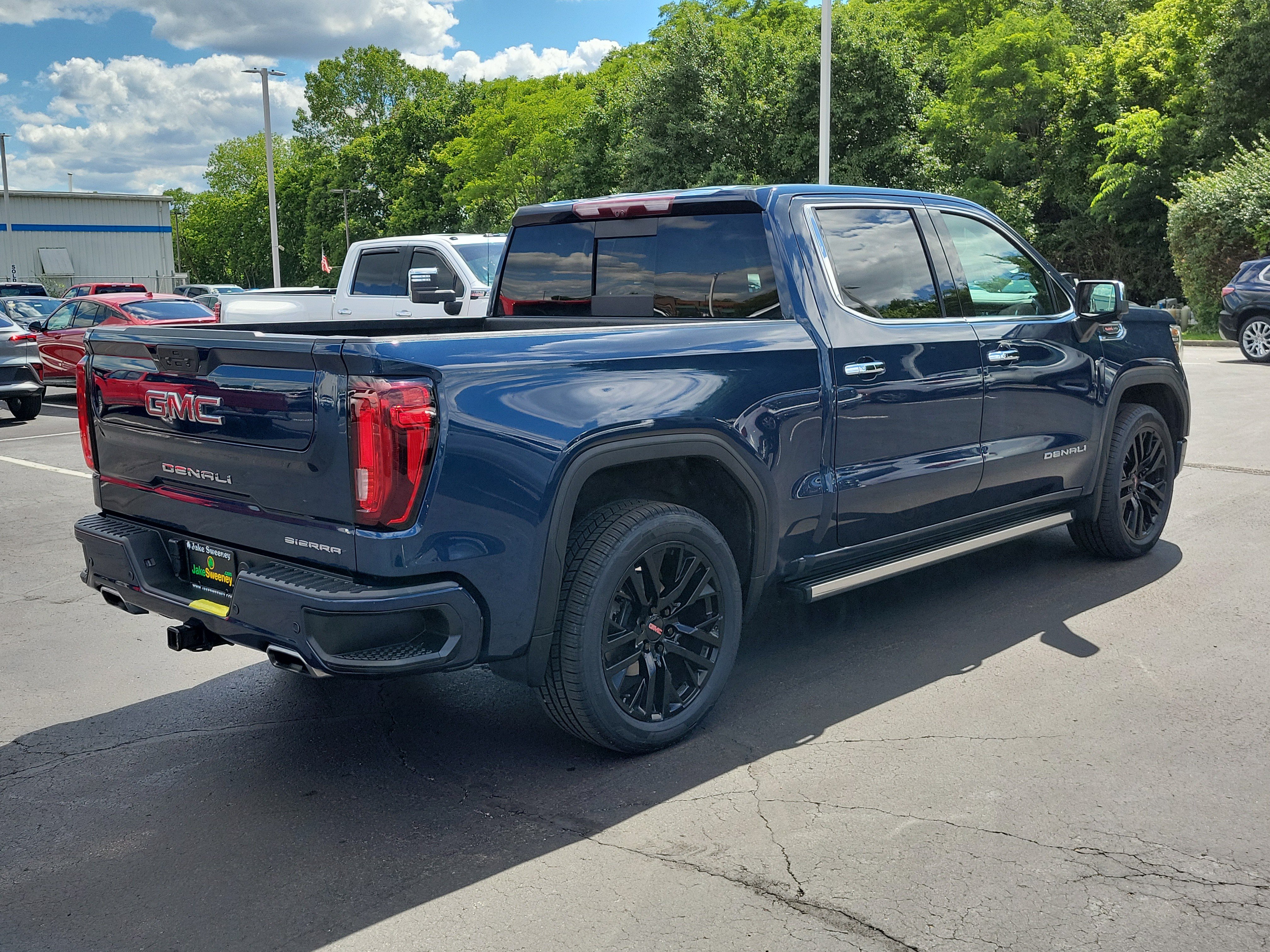Used 2022 GMC Sierra 1500 Denali w/ Denali Reserve Package AWD/4WD image 4