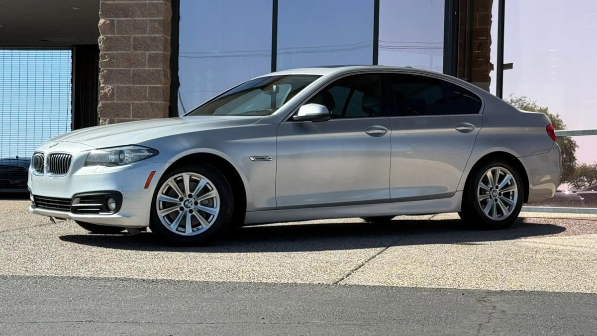 Used 2015 BMW 528i Sedan RWD image 3