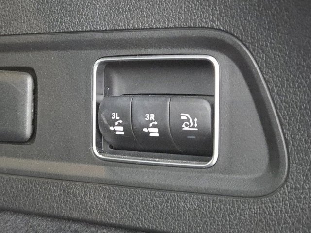 Used 2023 Mercedes-Benz GLS 450 4MATIC image 39