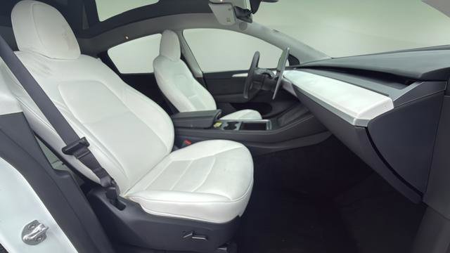 Used 2024 Tesla Model Y 2WD image 11