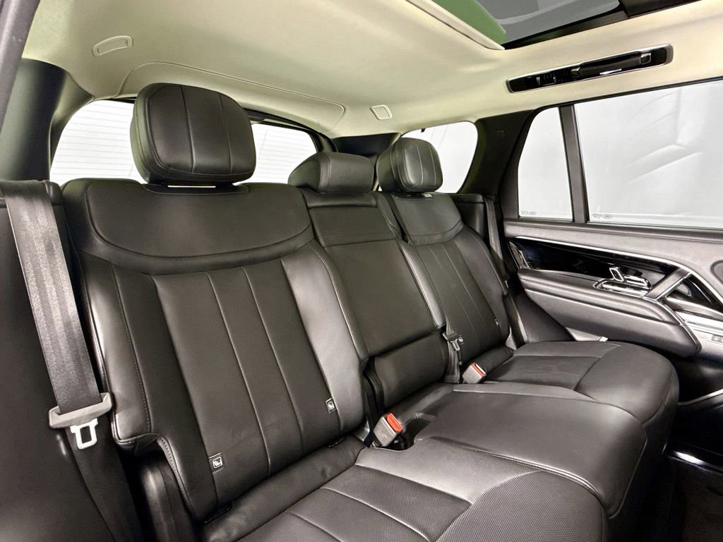 Used 2023 Land Rover Range Rover SE image 15