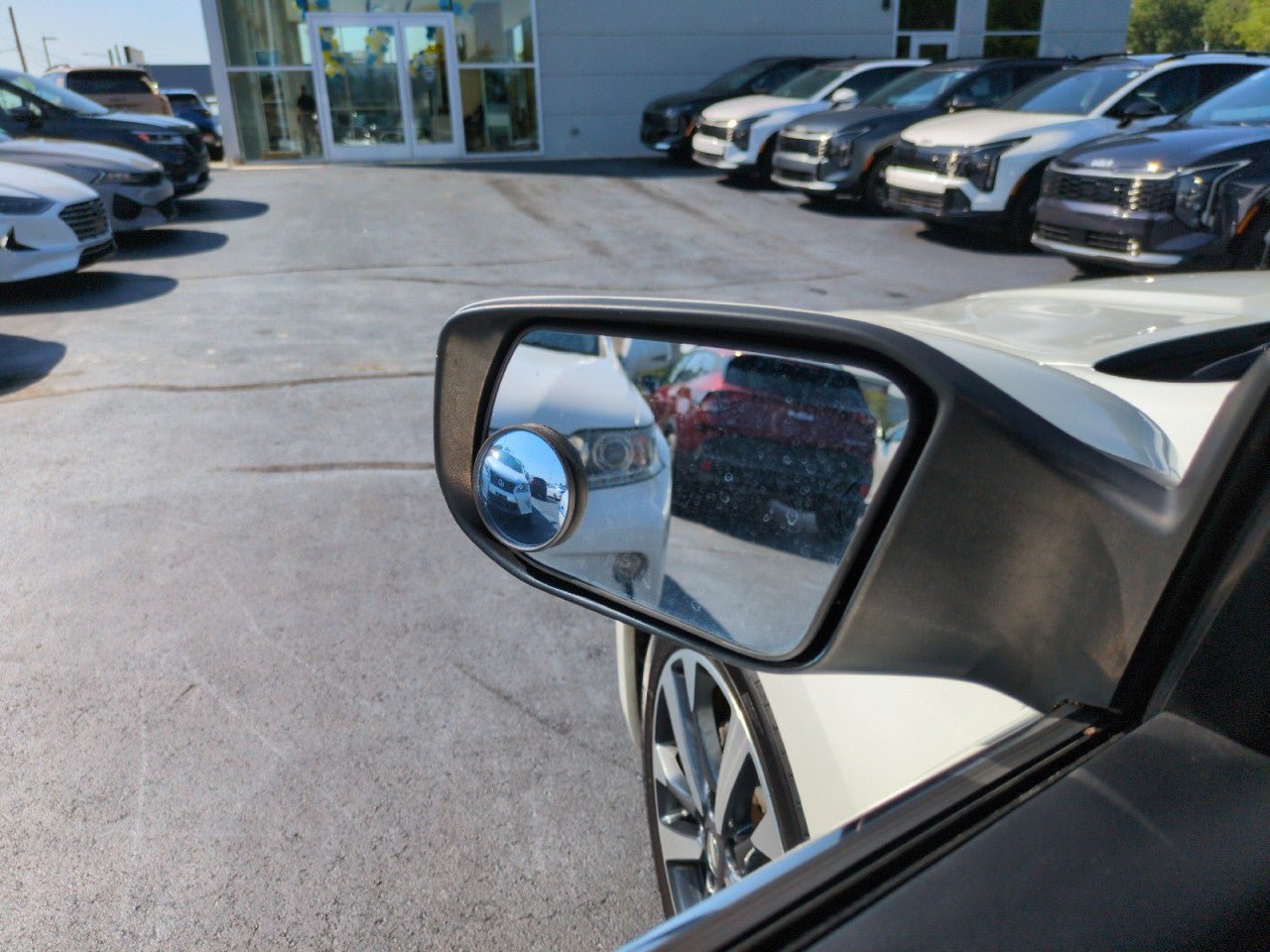 Used 2016 Nissan Altima 2.5 SR w/ LED Appearance Package FWD image 12