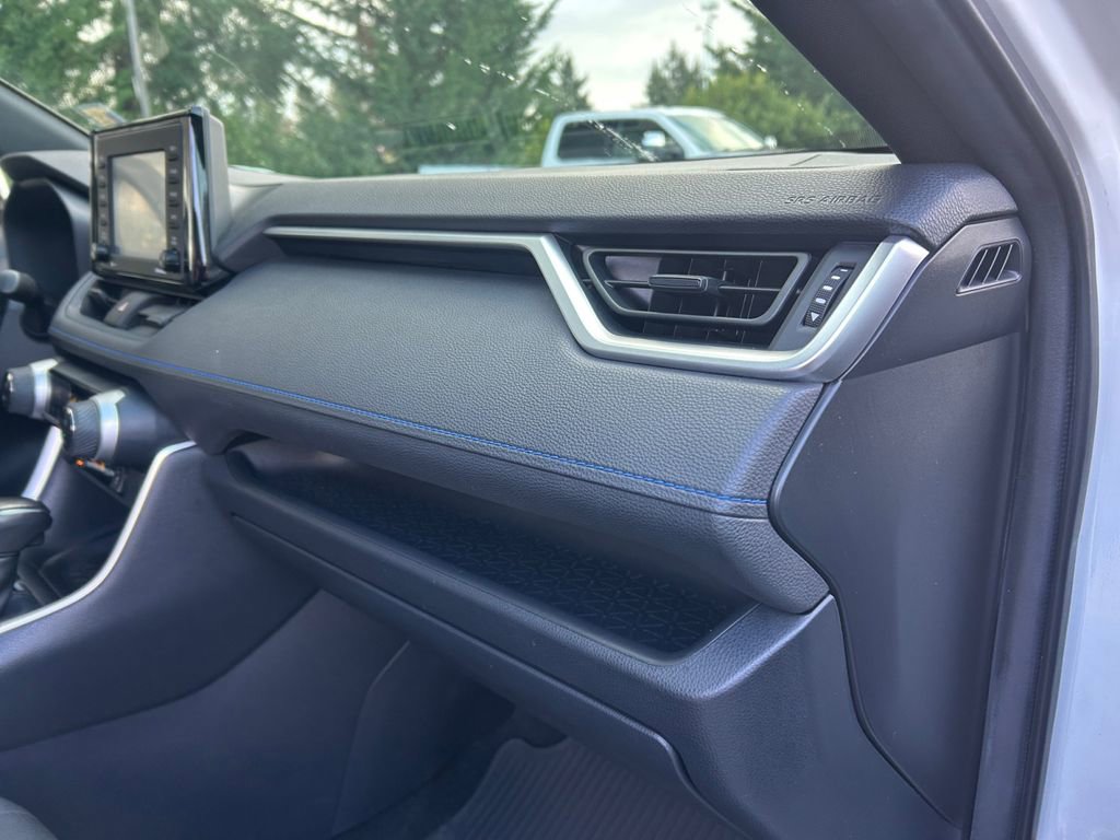 Used 2022 Toyota RAV4 SE image 26