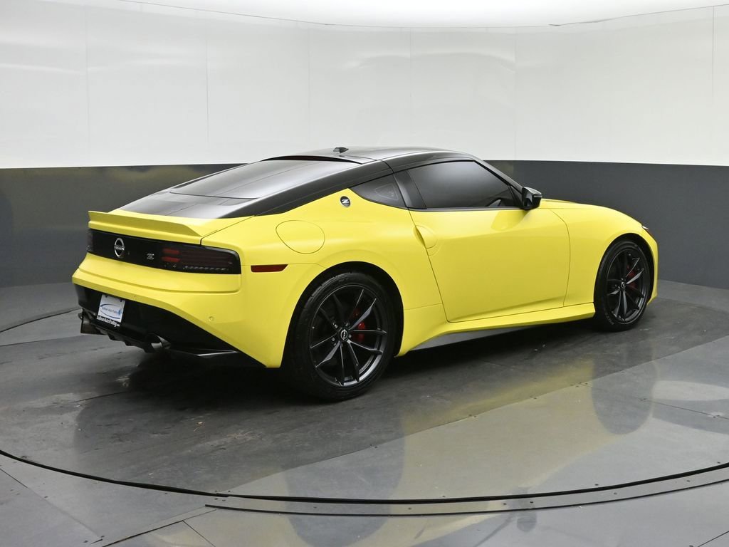 Used 2023 Nissan Z w/ Floor Mat Package (L93) RWD image 7