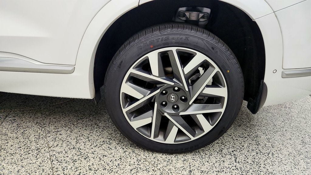 Used 2022 Hyundai Santa Fe Calligraphy AWD/4WD image 9