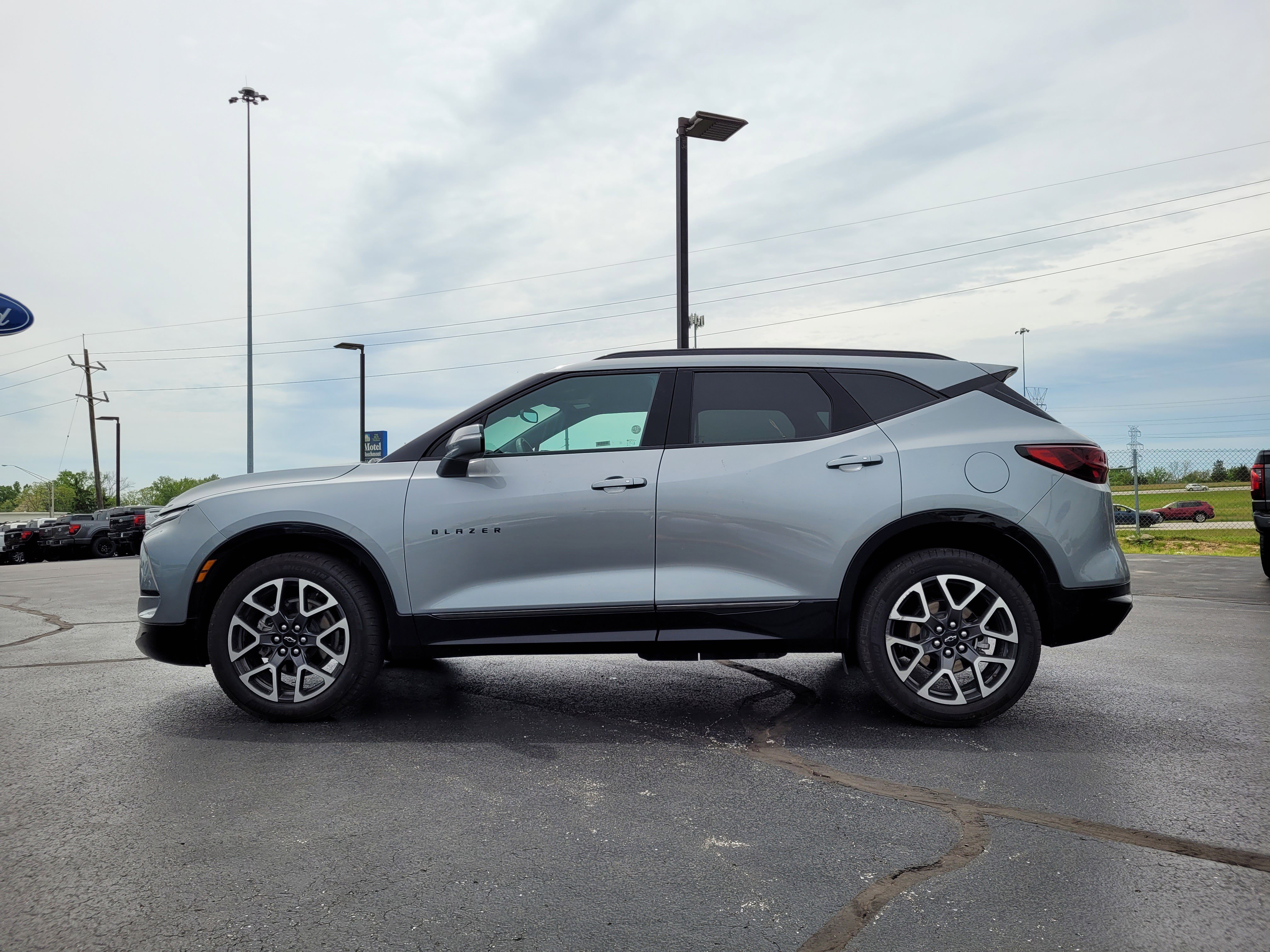 Used 2025 Chevrolet Blazer RS FWD image 7