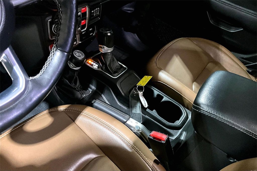 Used 2022 Jeep Wrangler Unlimited Rubicon w/ Cold Weather Group image 14