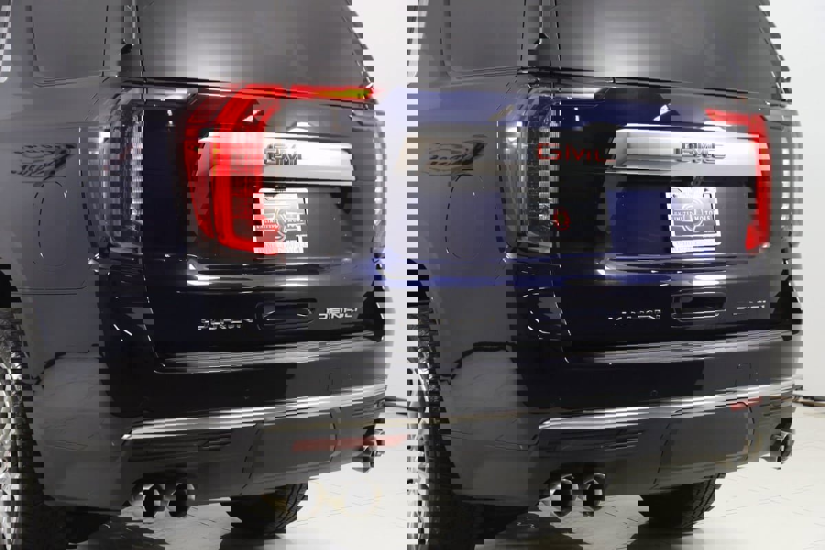 Used 2021 GMC Yukon Denali w/ Denali Premium Package image 26