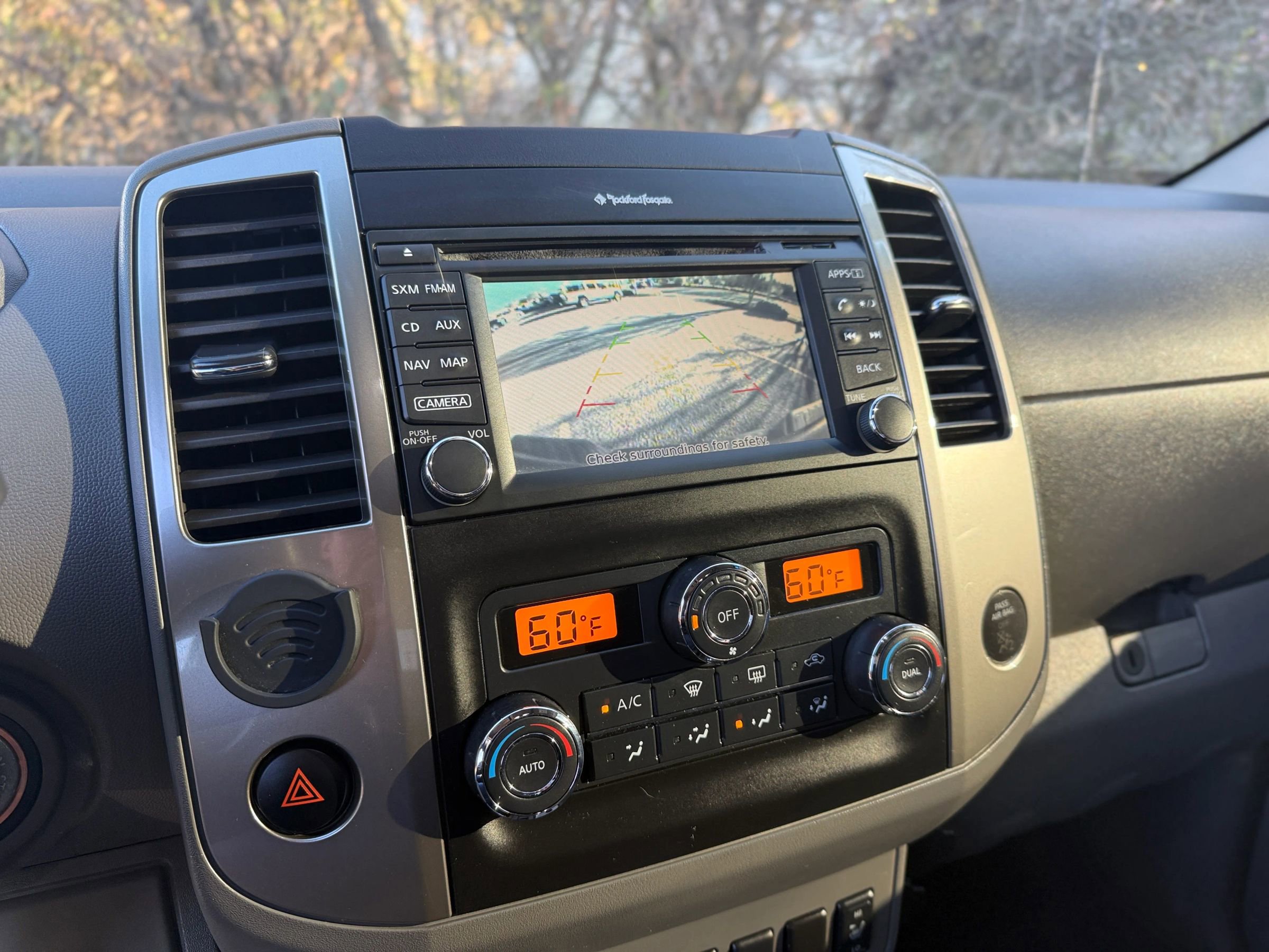 Used 2014 Nissan Frontier SL image 38