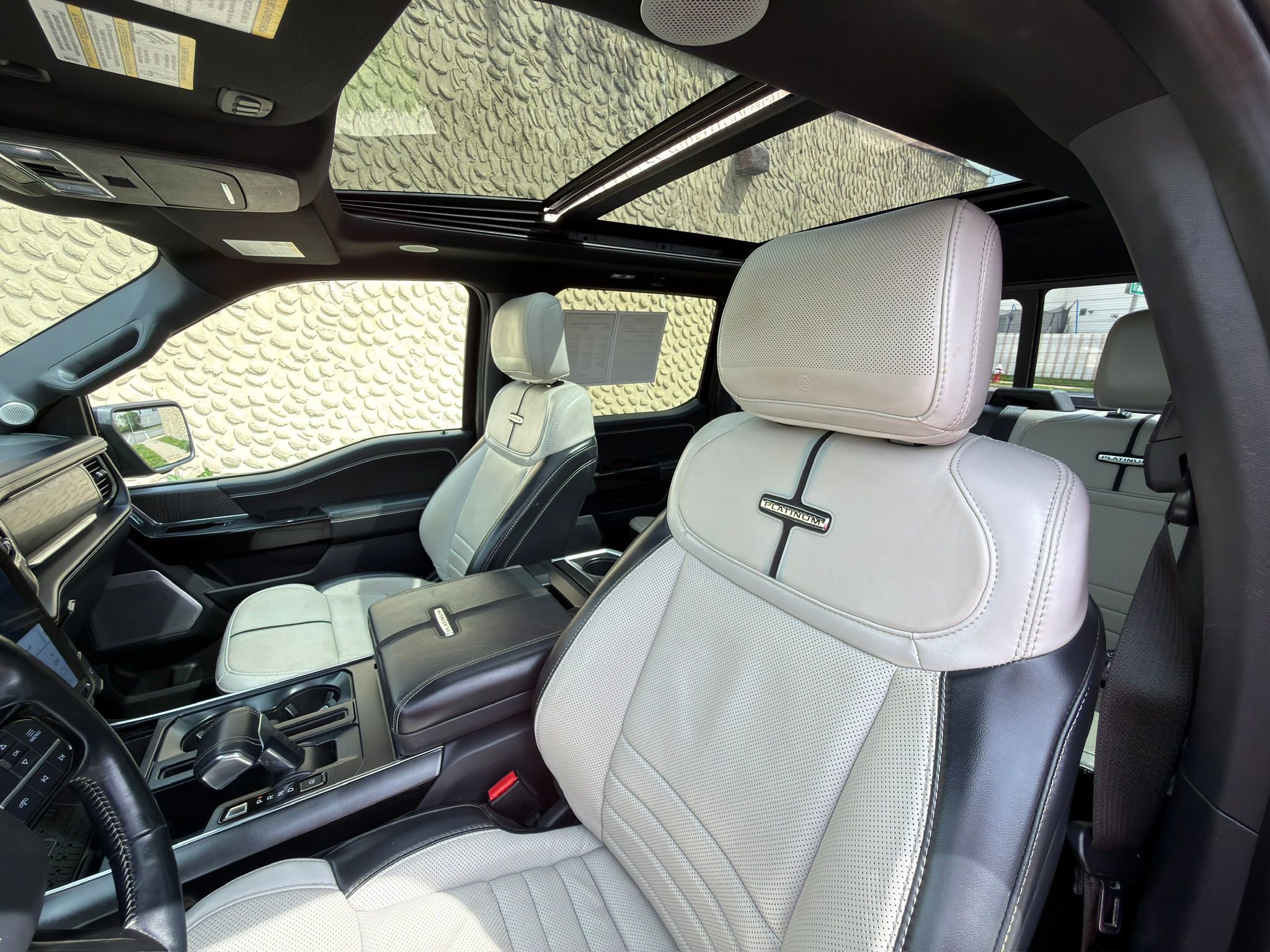 Used 2023 Ford F150 Lightning Platinum AWD/4WD image 17