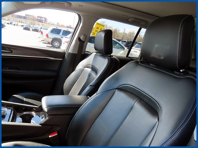 Certified 2023 Jeep Grand Cherokee Limited AWD/4WD image 13