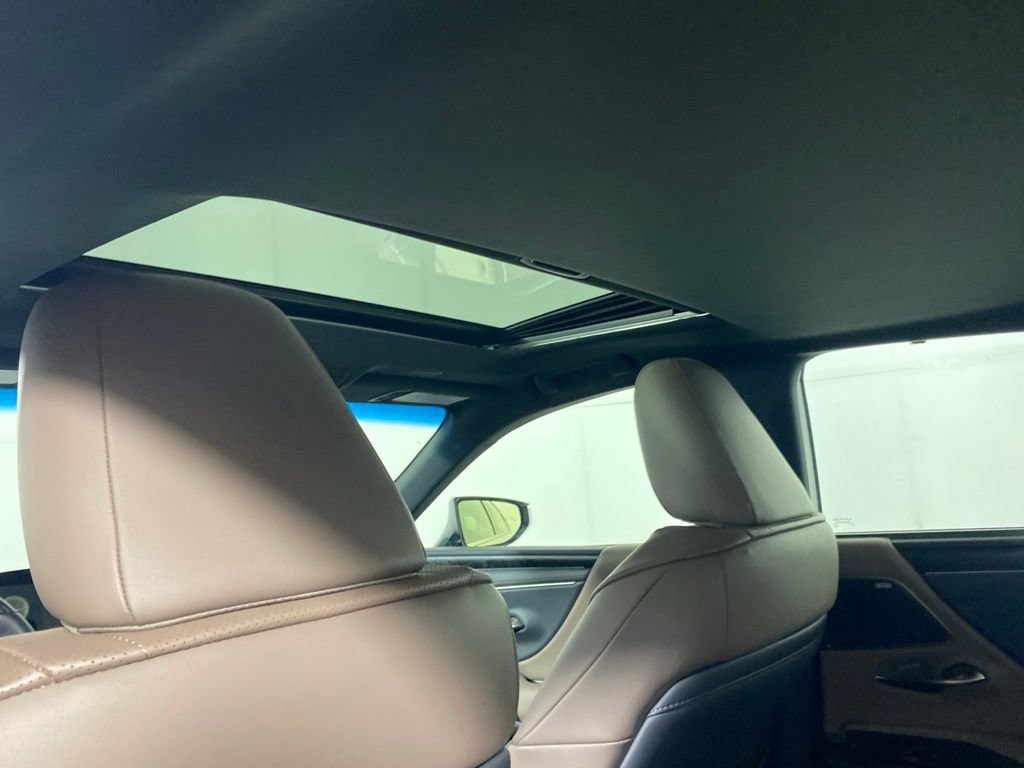Used 2025 Lexus ES 300h Ultra Luxury FWD image 14