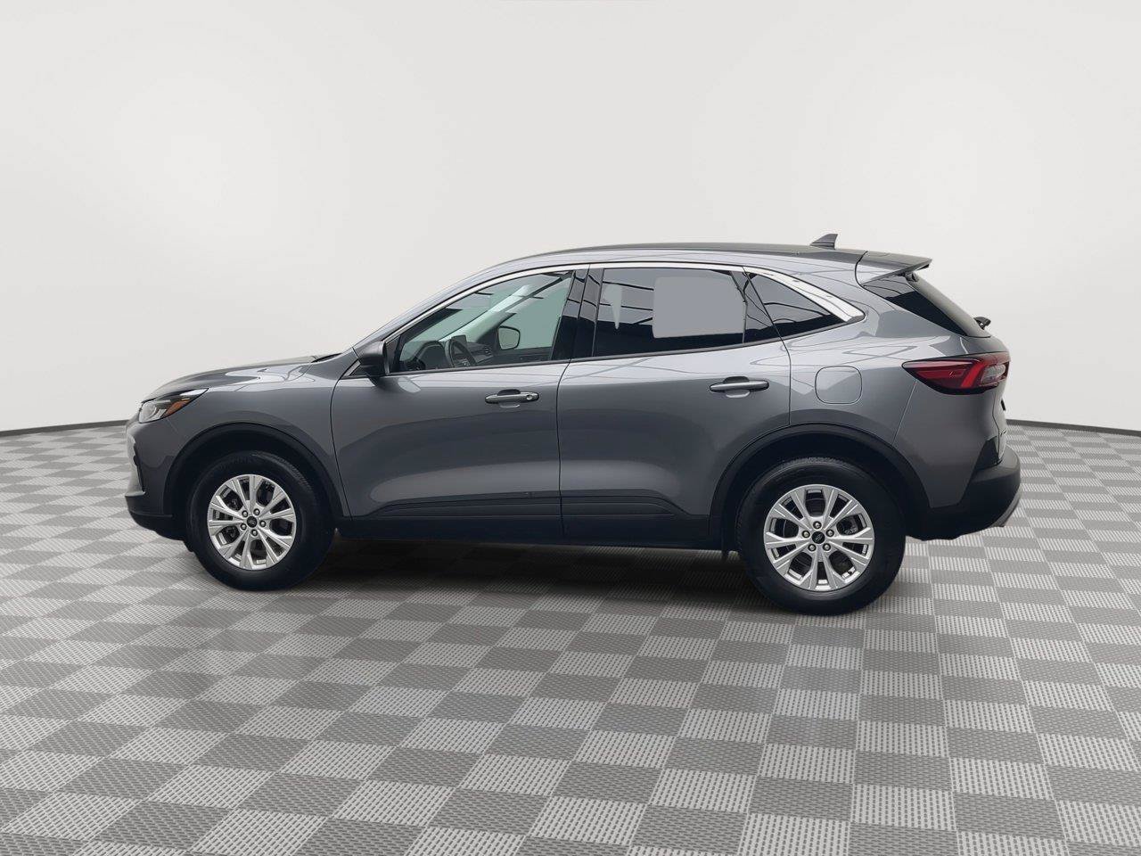 Certified 2024 Ford Escape Active AWD/4WD image 35