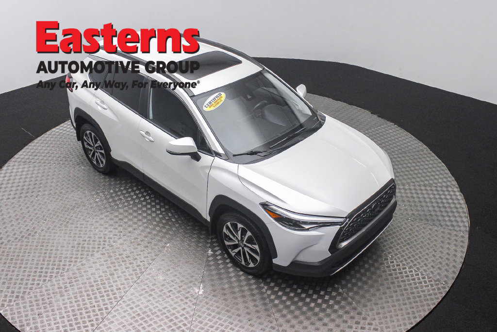 Used 2022 Toyota Corolla Cross XLE w/ Convenience Package AWD/4WD image 5