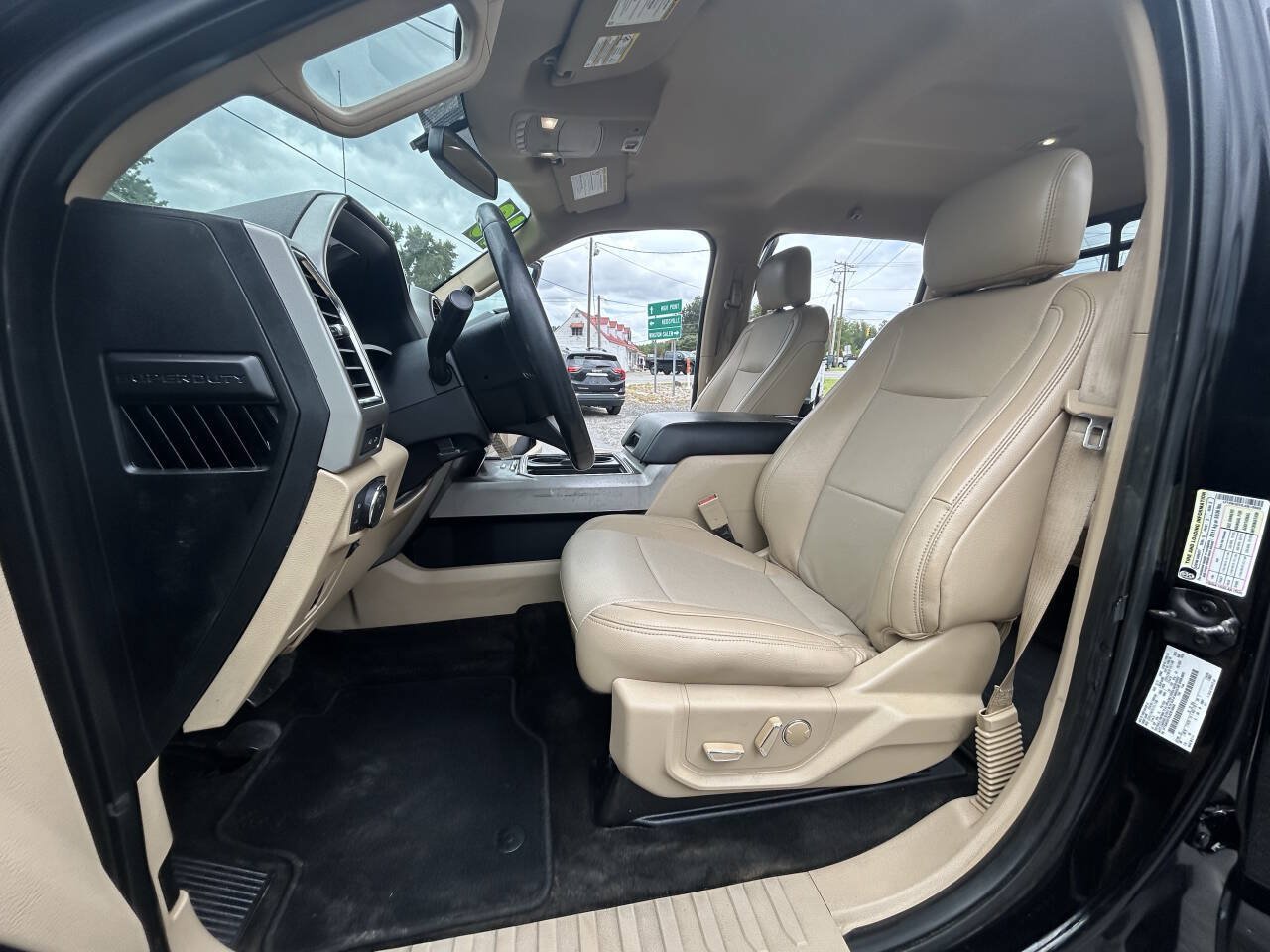 Used 2018 Ford F350 Lariat w/ FX4 Off-Road Package AWD/4WD image 18