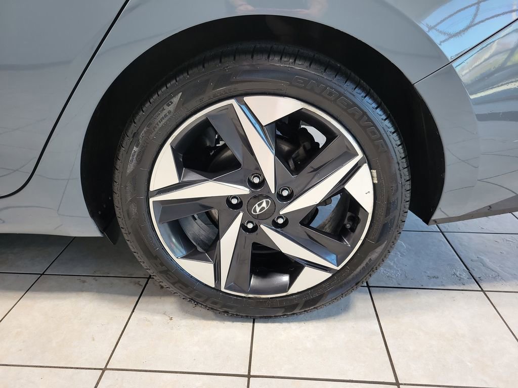 Used 2023 Hyundai Elantra Limited w/ Cargo Package FWD image 42