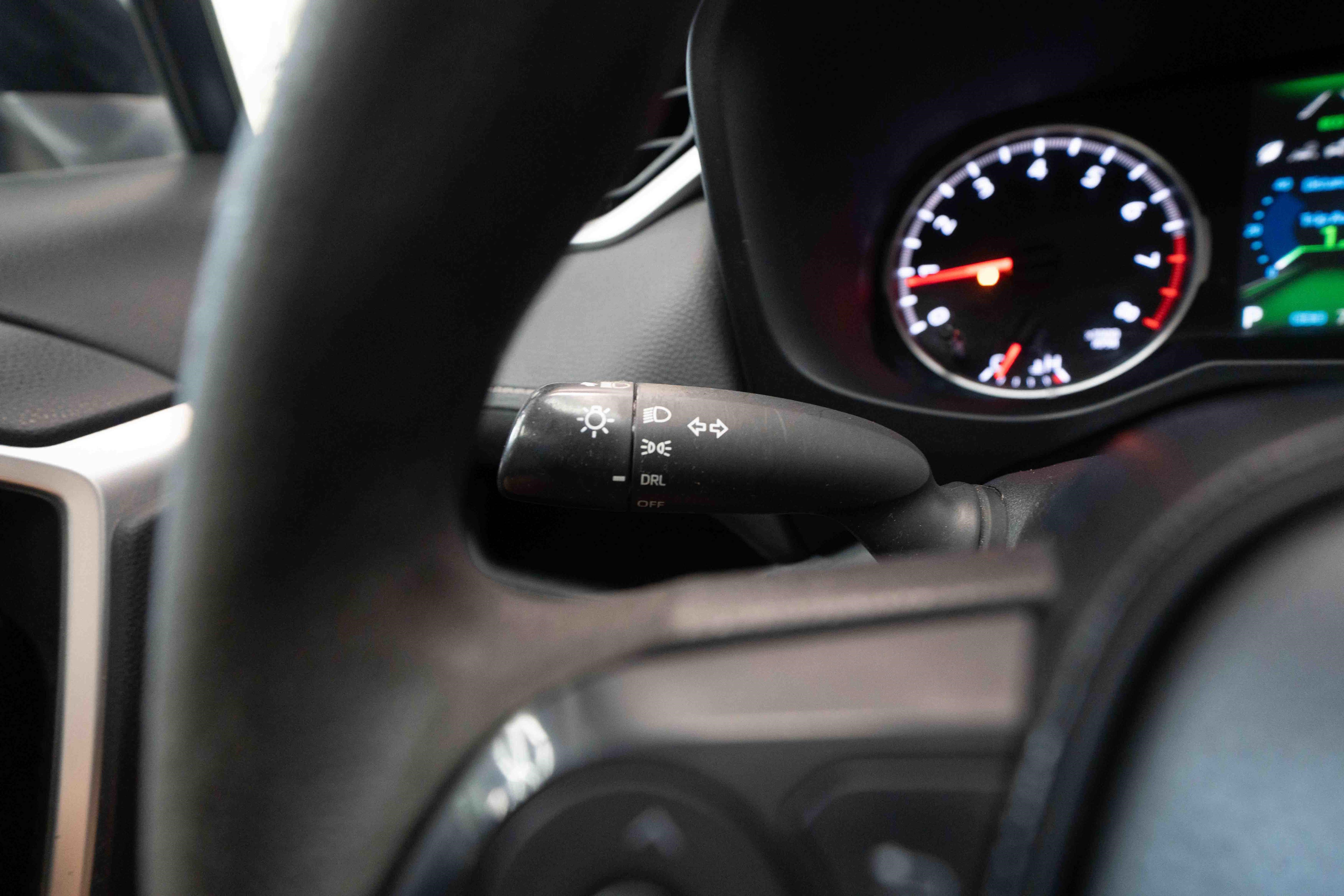 Used 2019 Toyota RAV4 LE w/ Carpet Mat Package FWD image 13