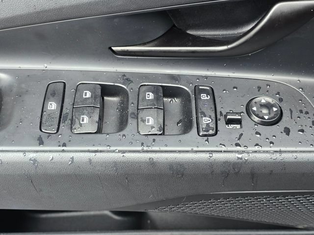 Certified 2025 Hyundai Elantra SEL FWD image 22