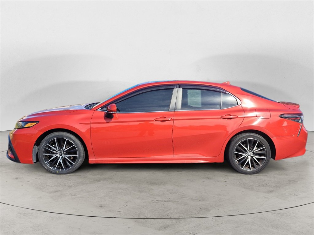Used 2021 Toyota Camry SE image 6