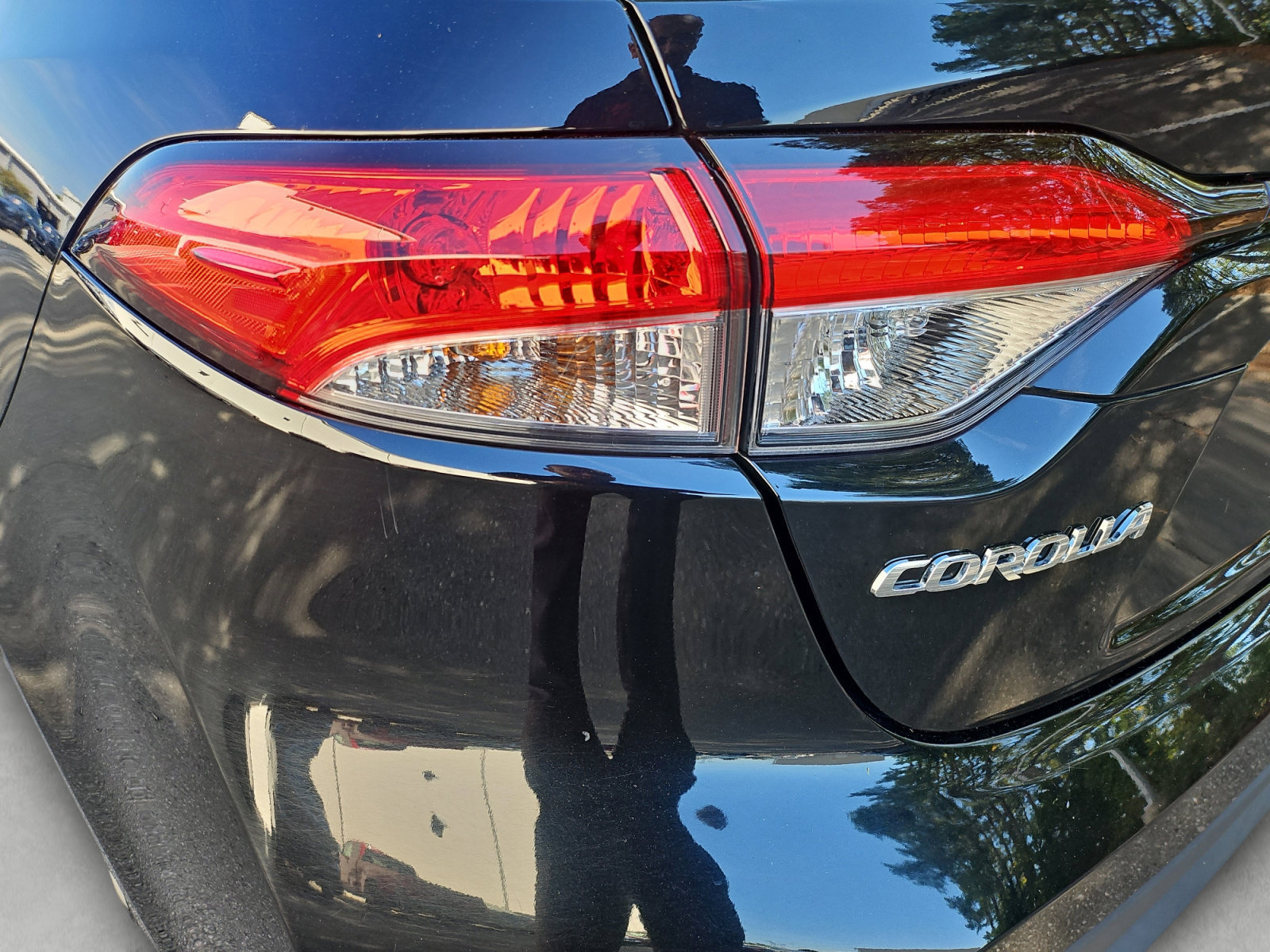 Used 2023 Toyota Corolla LE FWD image 20