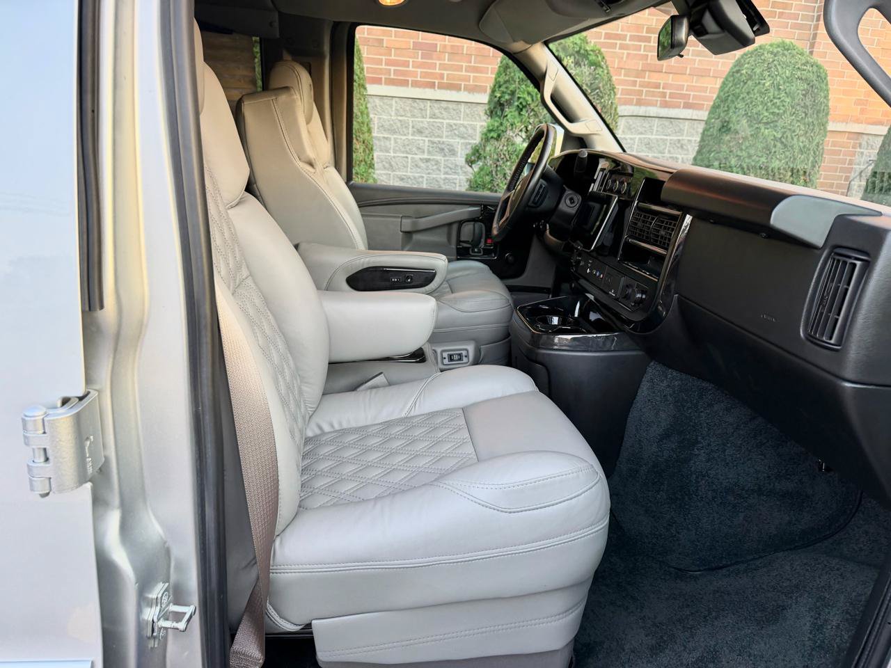 Used 2024 Chevrolet Express 2500 RWD image 38