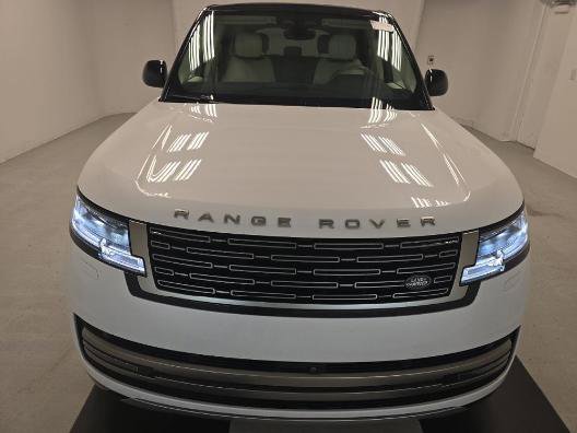 Used 2024 Land Rover Range Rover SE image 2