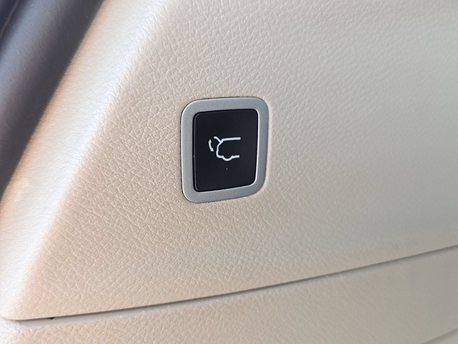 Used 2023 Chrysler Pacifica Touring-L FWD image 60