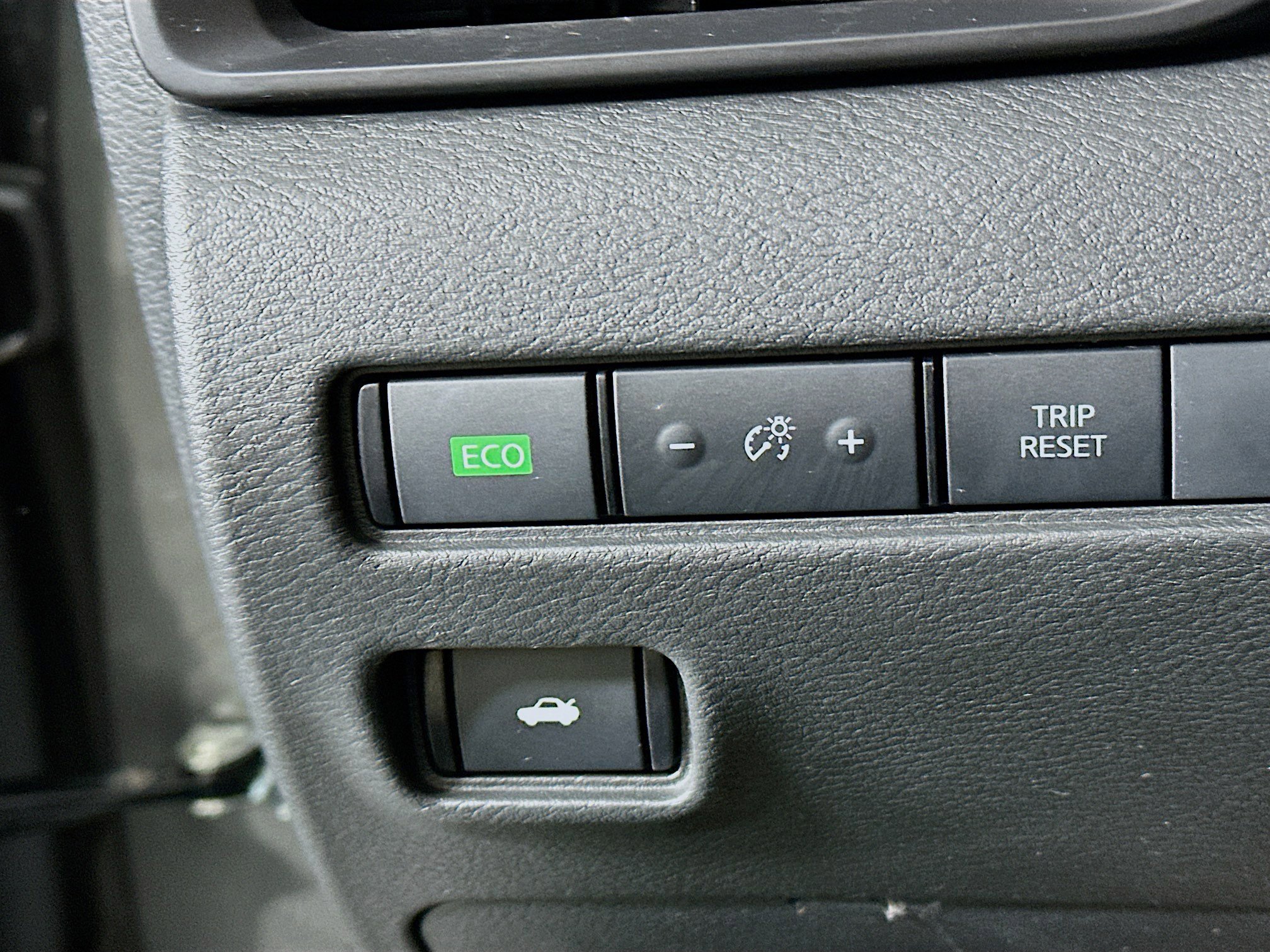 Used 2025 Nissan Sentra S image 17