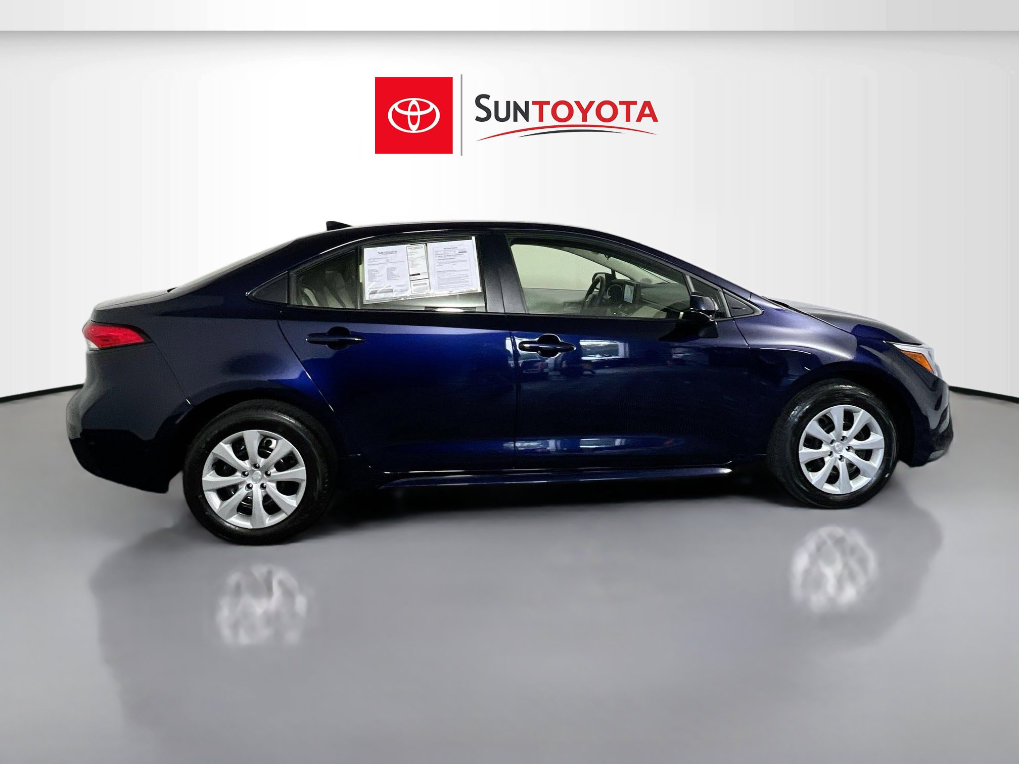 Used 2025 Toyota Corolla LE w/ Convenience Package FWD image 2
