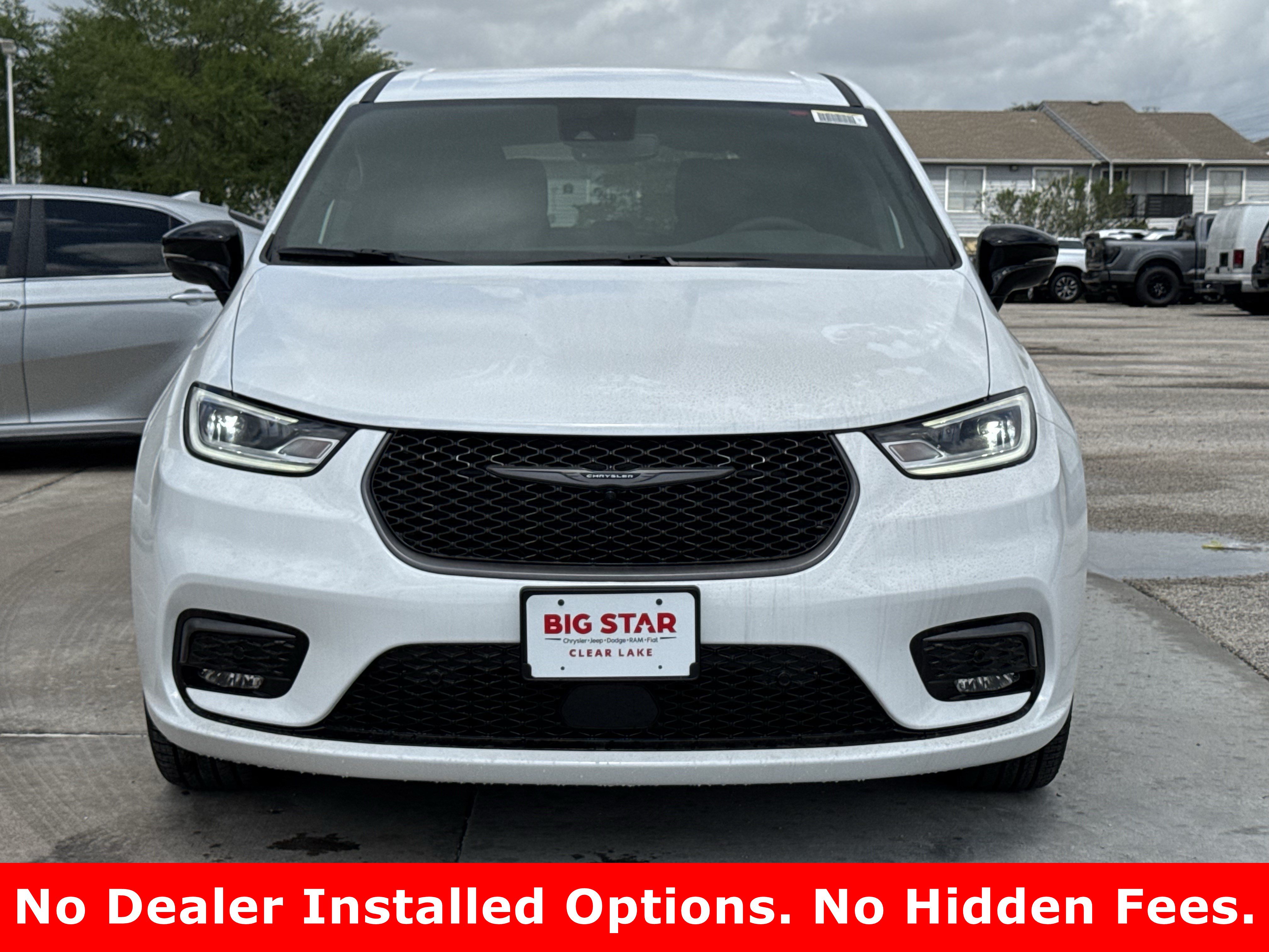 New 2026 Chrysler Pacifica Select FWD image 3