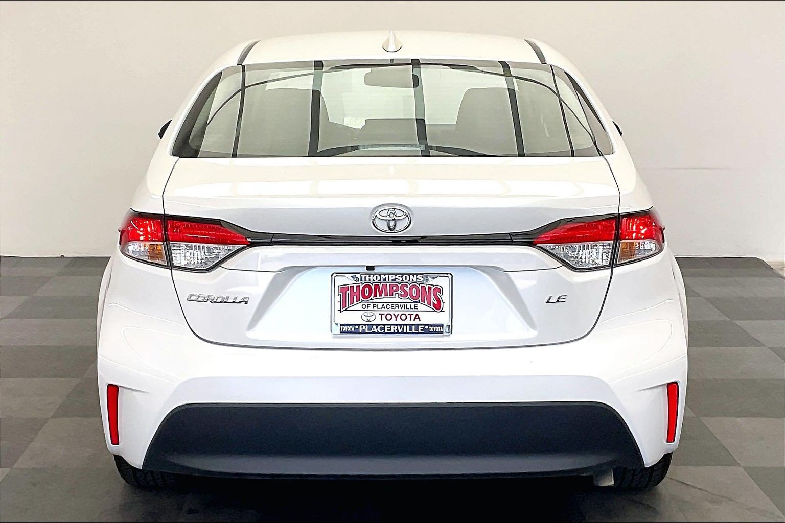 Used 2025 Toyota Corolla LE FWD image 3