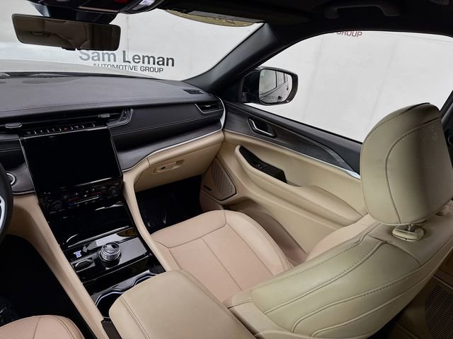 Used 2023 Jeep Grand Cherokee L Limited w/ Luxury Tech Group II image 26