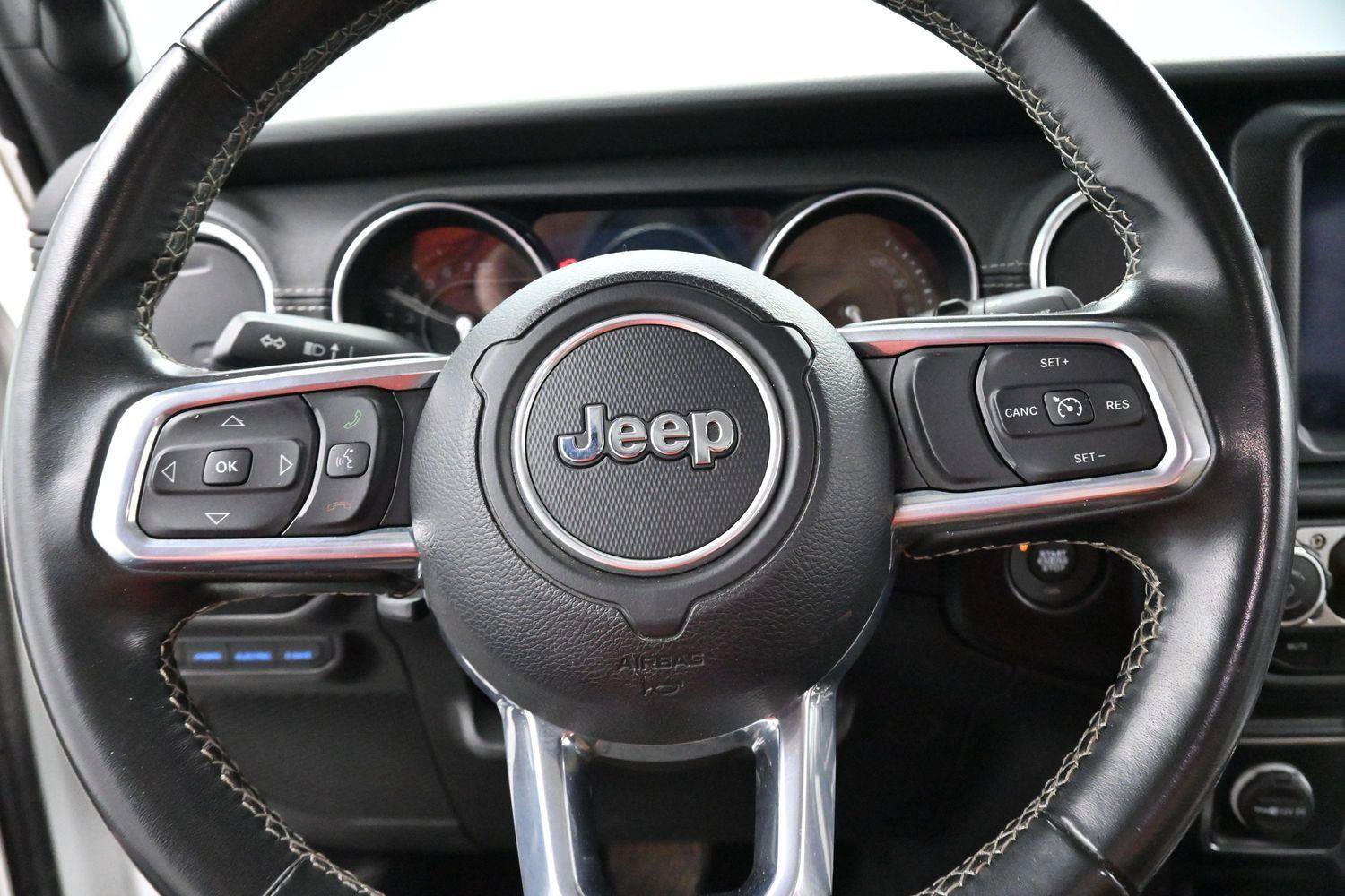 Used 2022 Jeep Wrangler Unlimited Sahara AWD/4WD image 16