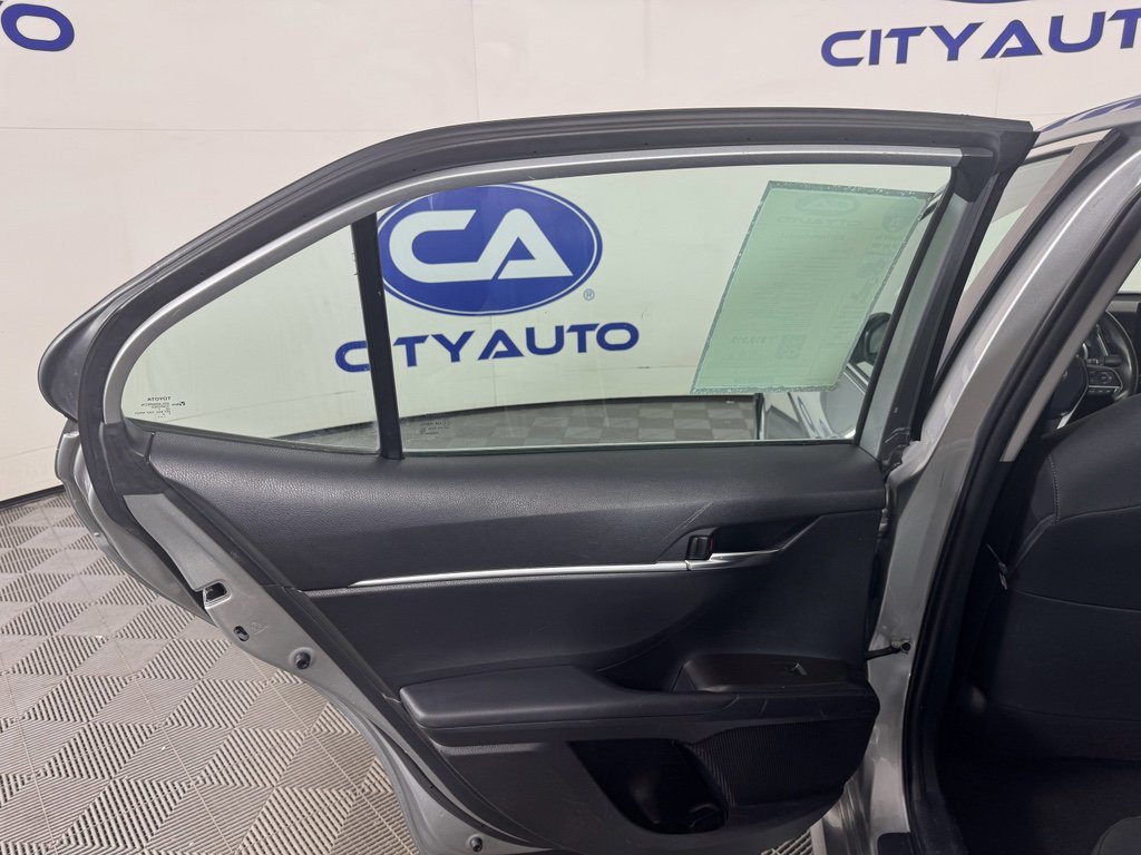 Used 2021 Toyota Camry LE image 31