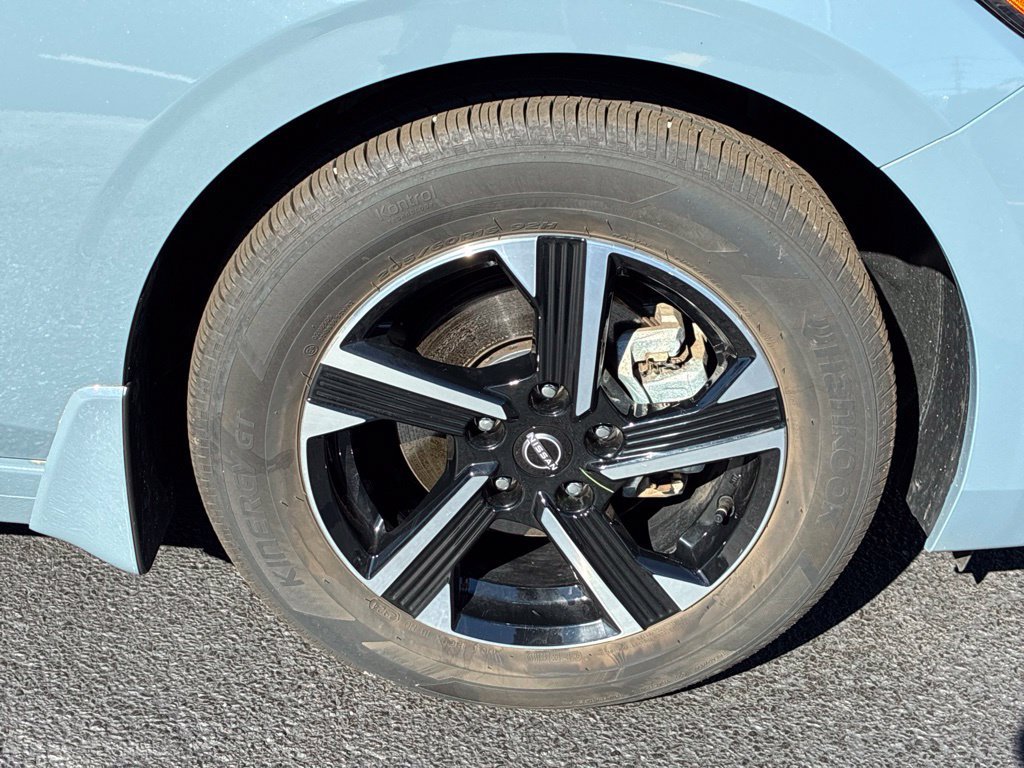 Certified 2025 Nissan Sentra SV FWD image 9
