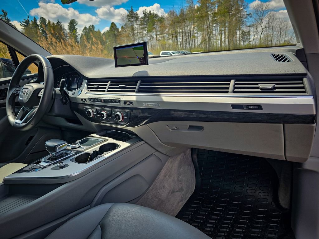 Used 2018 Audi Q7 2.0T Premium Plus w/ Premium Plus Package AWD/4WD image 50