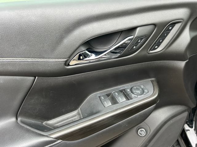 Used 2022 GMC Acadia SLT w/ Elevation Edition image 34