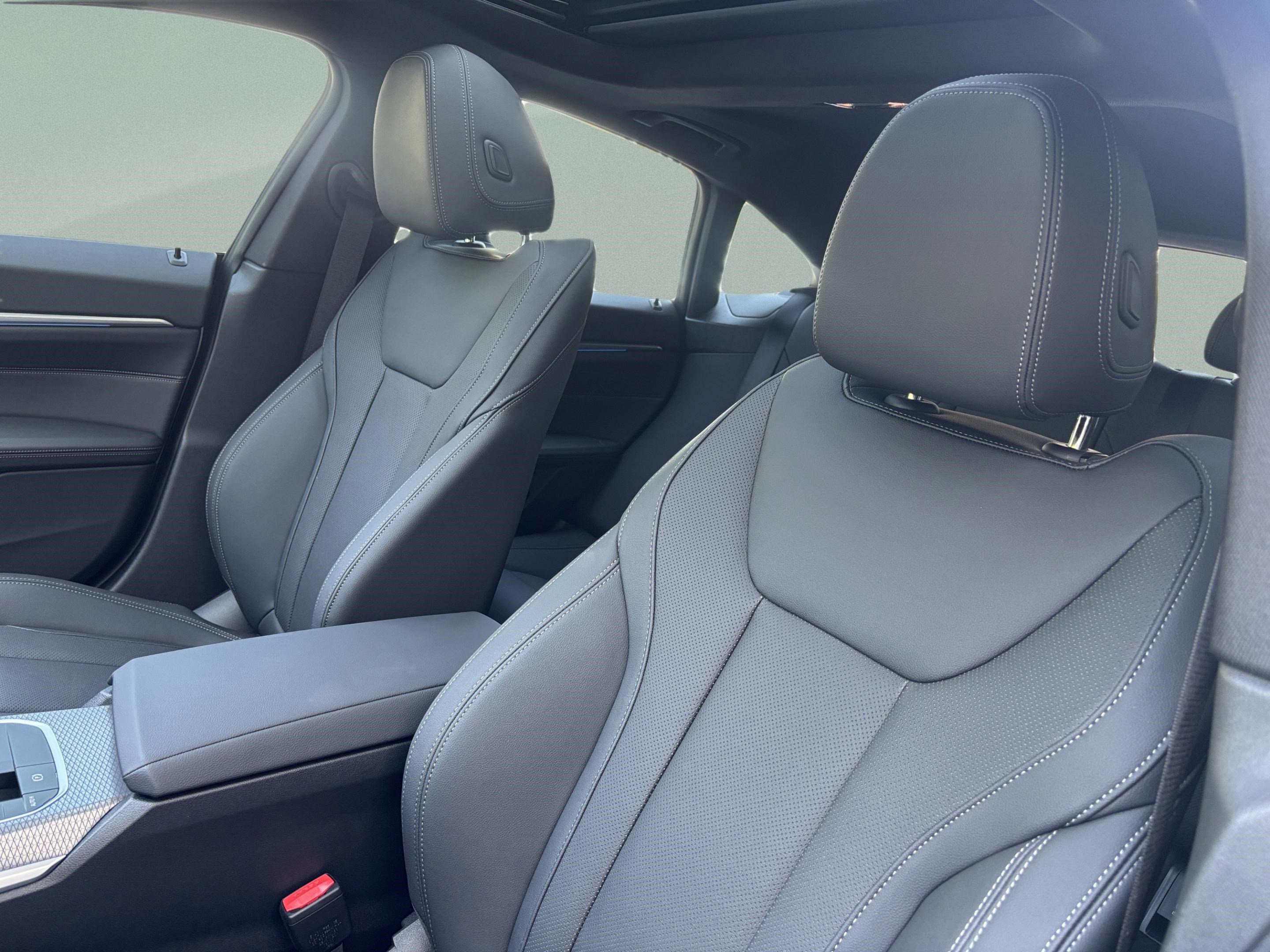 New 2026 BMW i4 xDrive40i w/ Premium Package AWD/4WD image 24