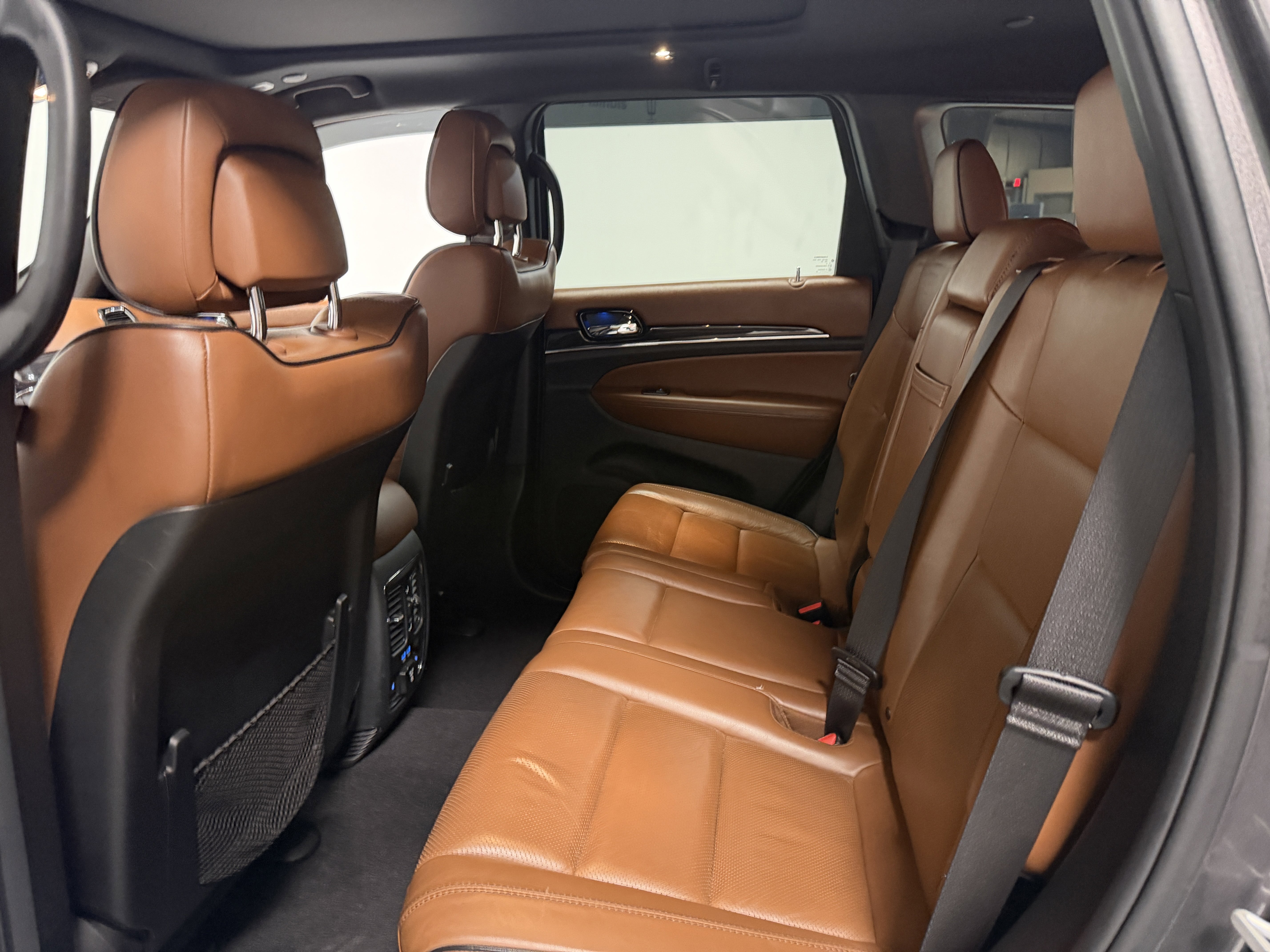 Used 2020 Jeep Grand Cherokee Overland image 27