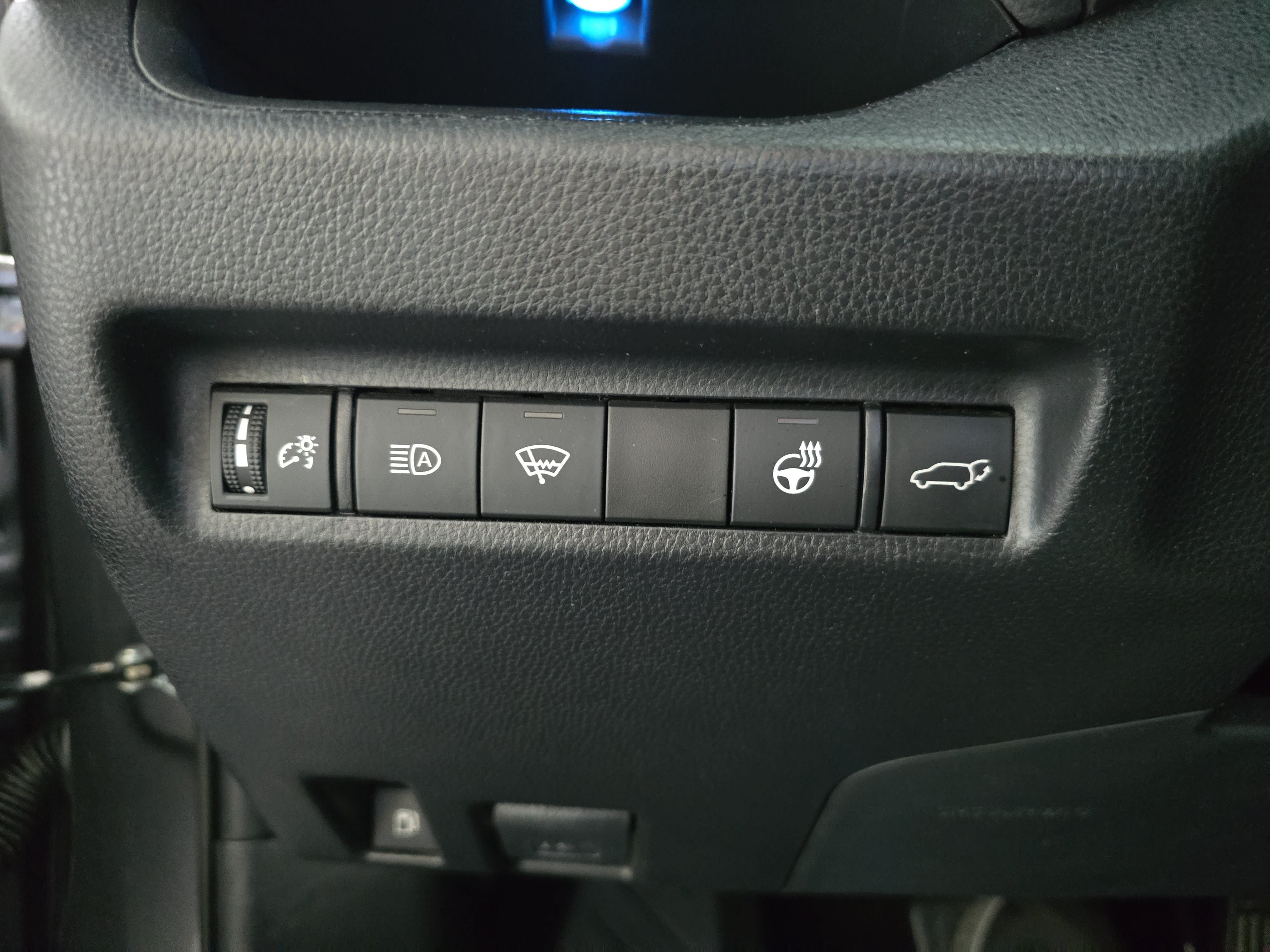 Certified 2021 Toyota RAV4 XSE w/ XSE Grade Weather Package AWD/4WD image 25