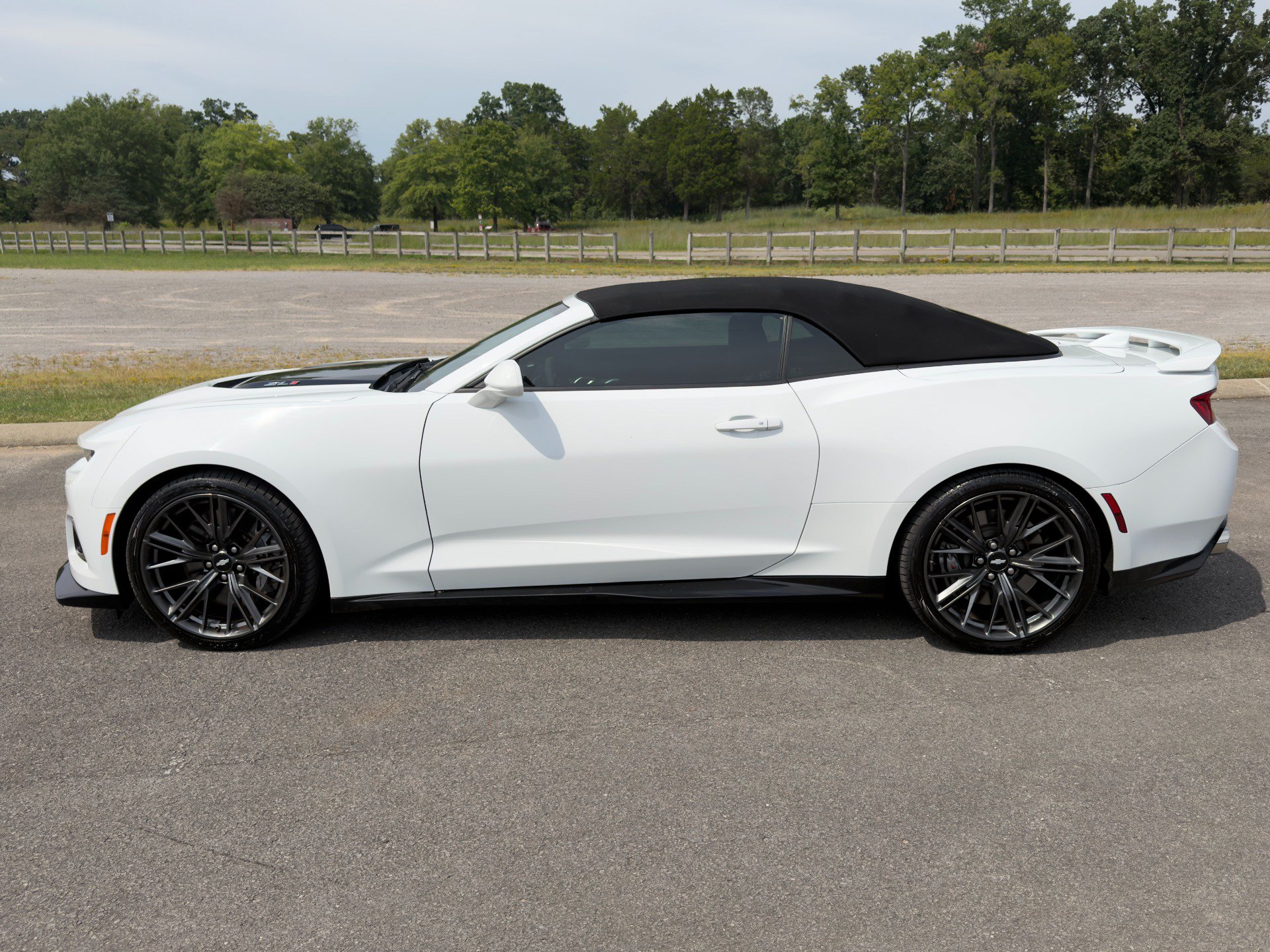 Used 2017 Chevrolet Camaro ZL1 RWD image 16