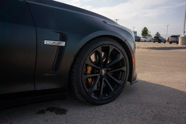 Used 2019 Cadillac CTS V w/ Luxury Package RWD image 9