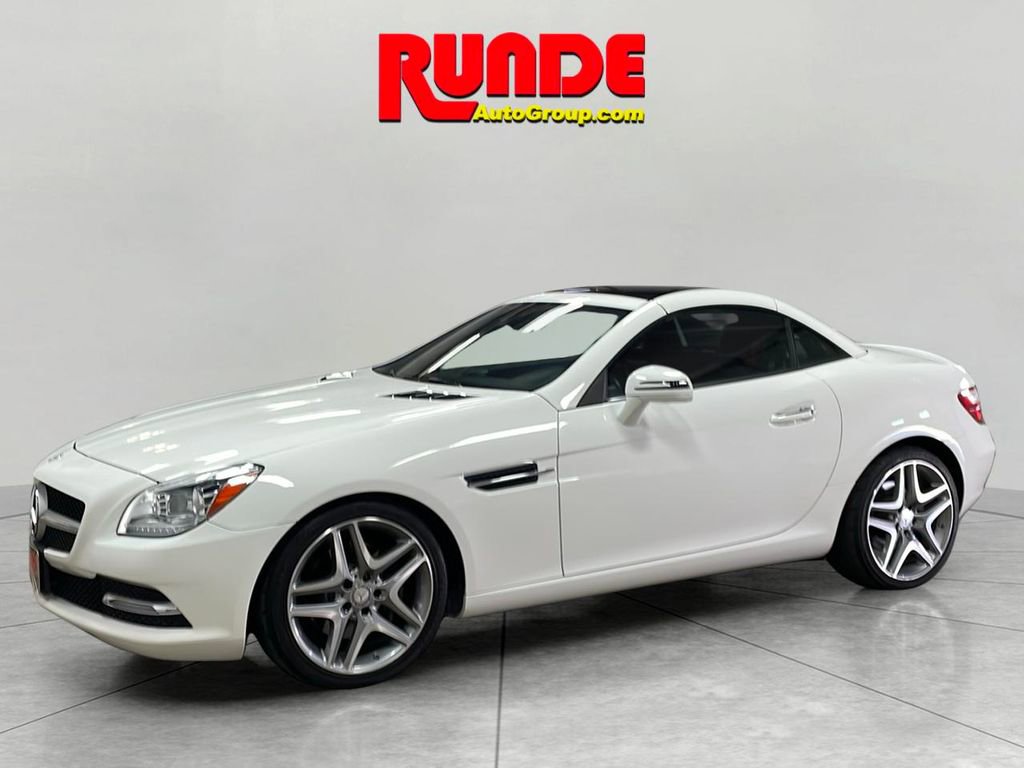 Used 2016 Mercedes-Benz SLK 300 image 1