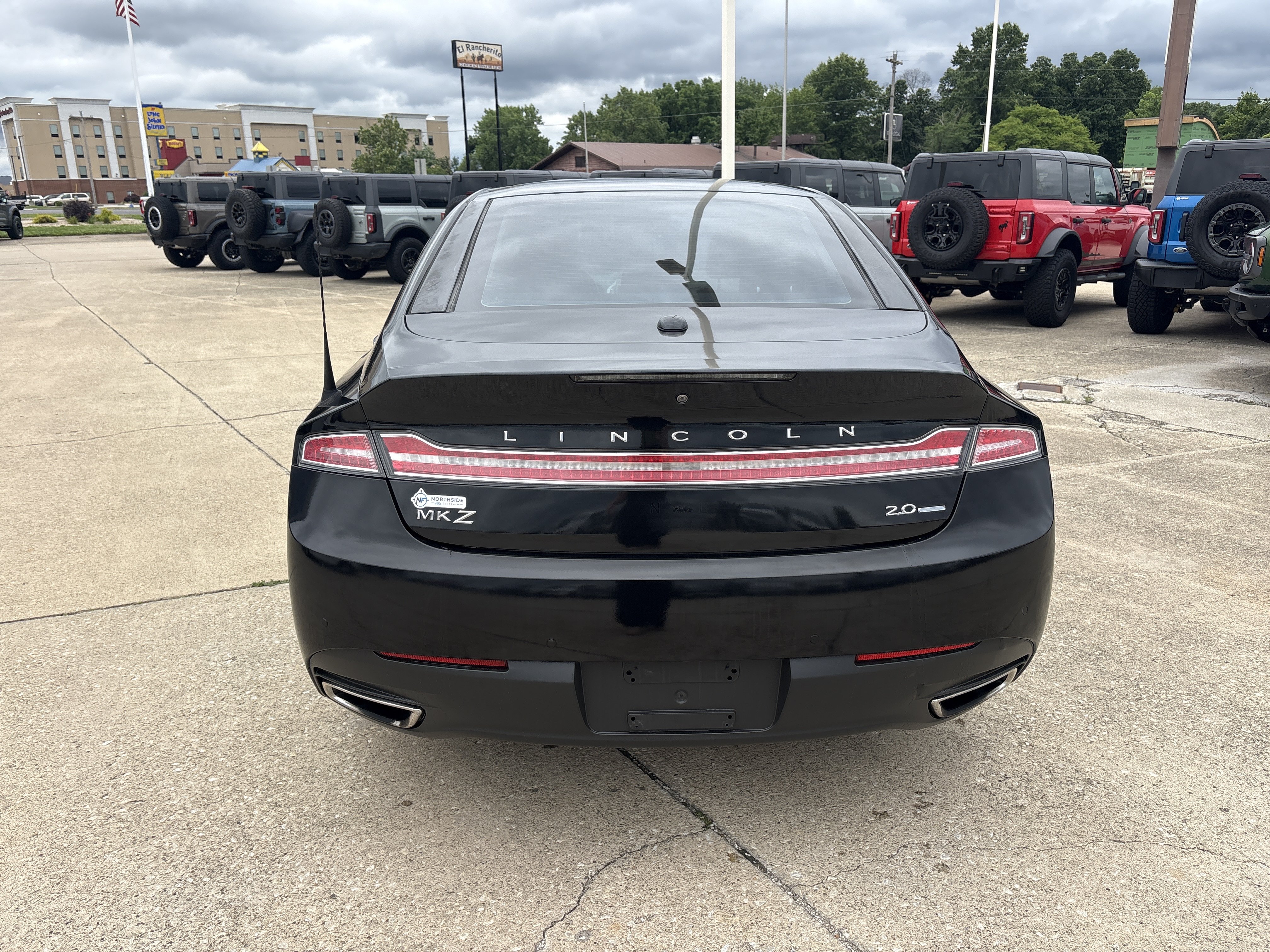 Used 2014 Lincoln MKZ FWD image 4